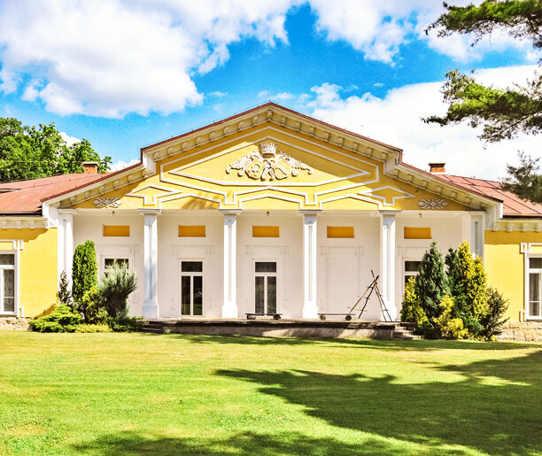 Dwór Żabów w Zbylitowskiej Górze