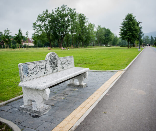 Ławeczka poświęcona muzyce góralskiej